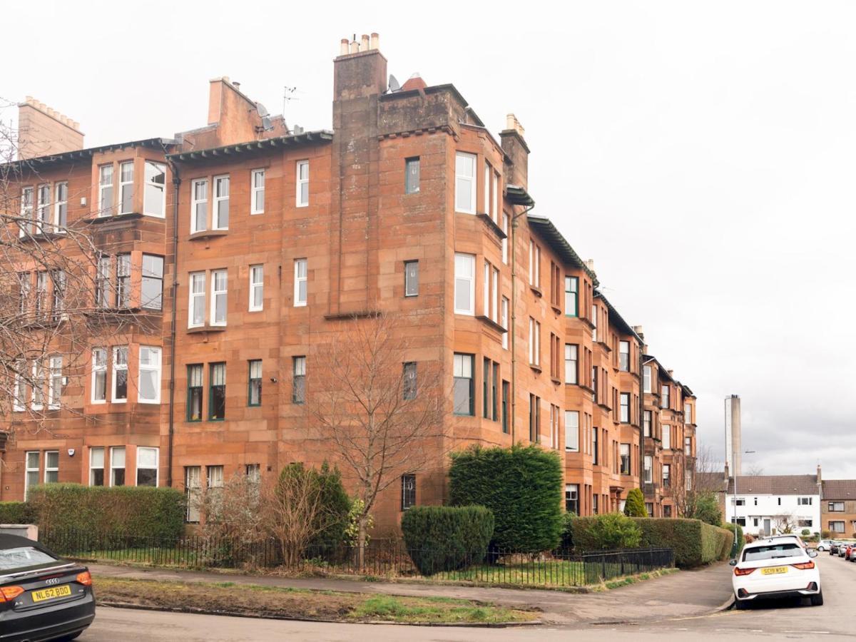 Pass The Keys Beautiful, Traditional 2 Bed Flat W Free Parking * Glasgow