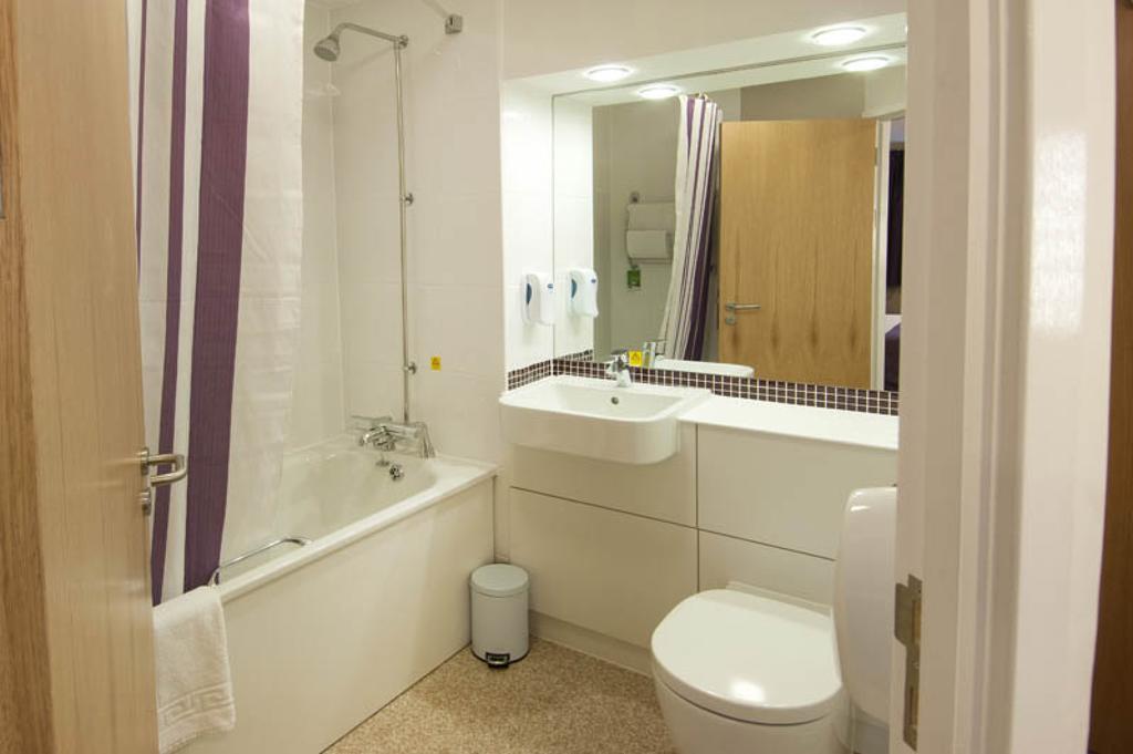 Premier Centre - Argyle Street 3*