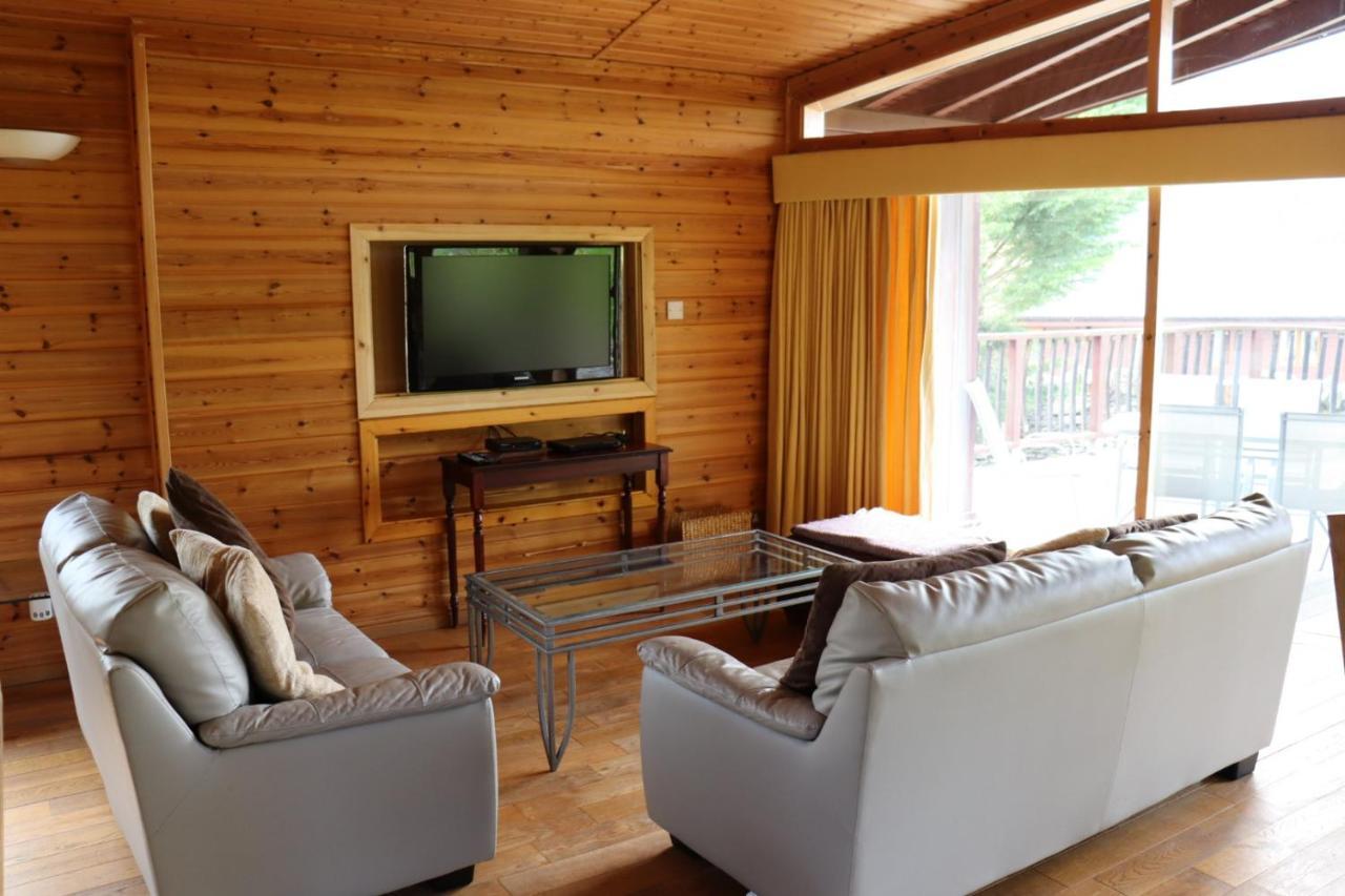 37 Rowardennan, Loch Lomond Apartment *