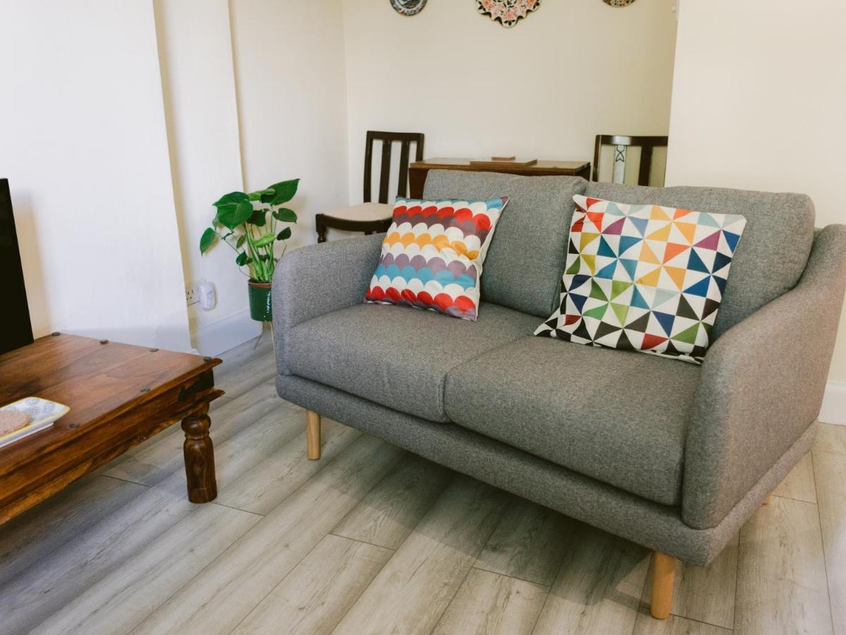 Apartment Bright 2 Bed Ground Floor Flat Next To Byres Road *
