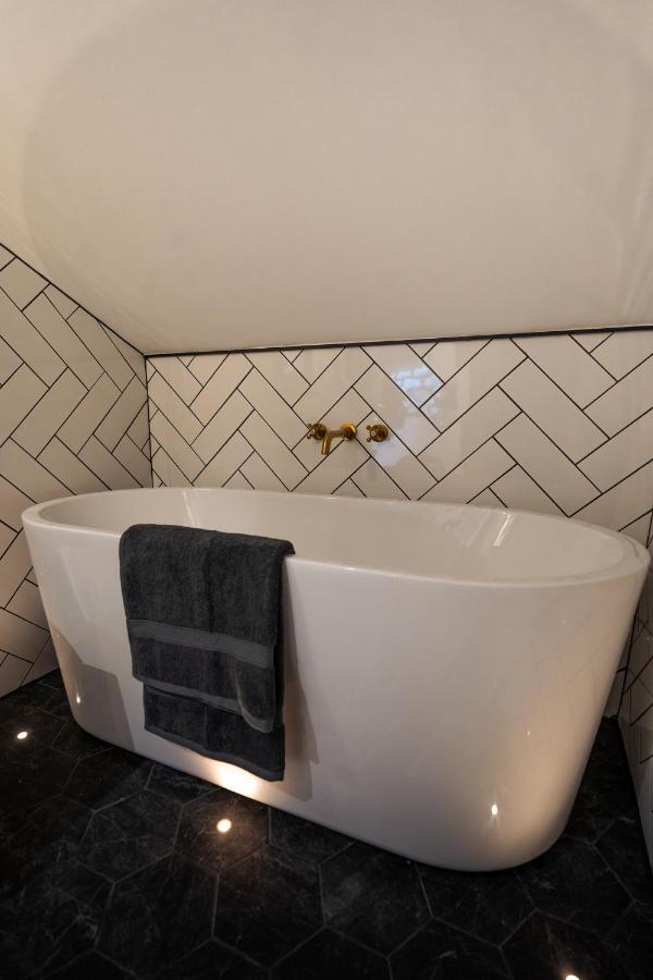 Apartment Loft On The Crescent - 5 Star Scottish Luxury - Prime West End Location *