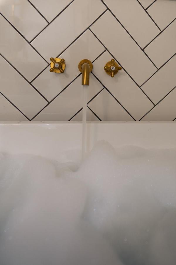 Loft On The Crescent - 5 Star Scottish Luxury - Prime West End Location Apartment