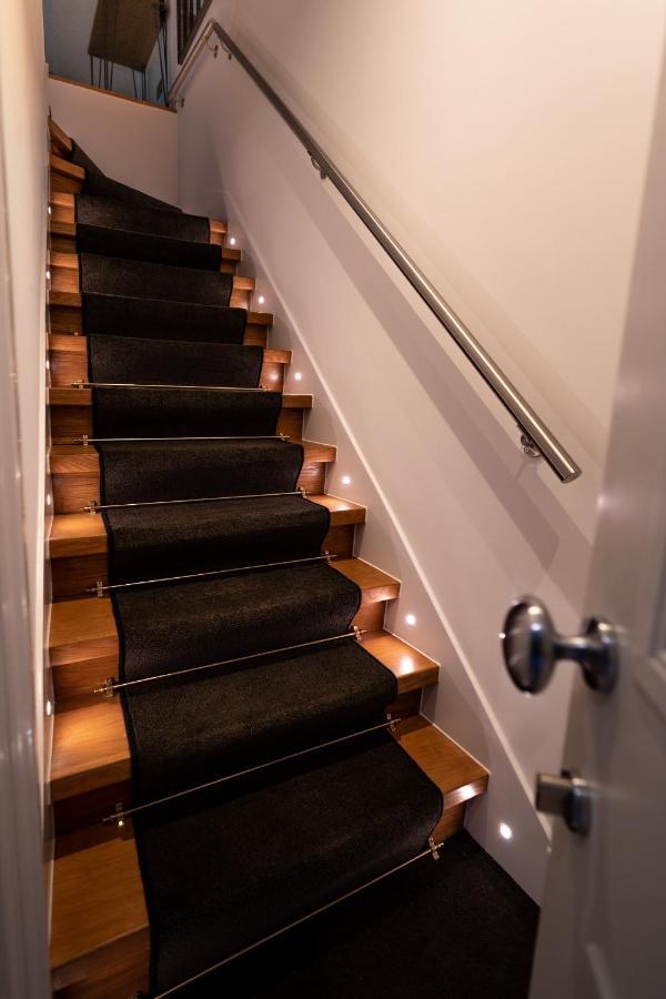 Loft On The Crescent - 5 Star Scottish Luxury - Prime West End Location Apartment