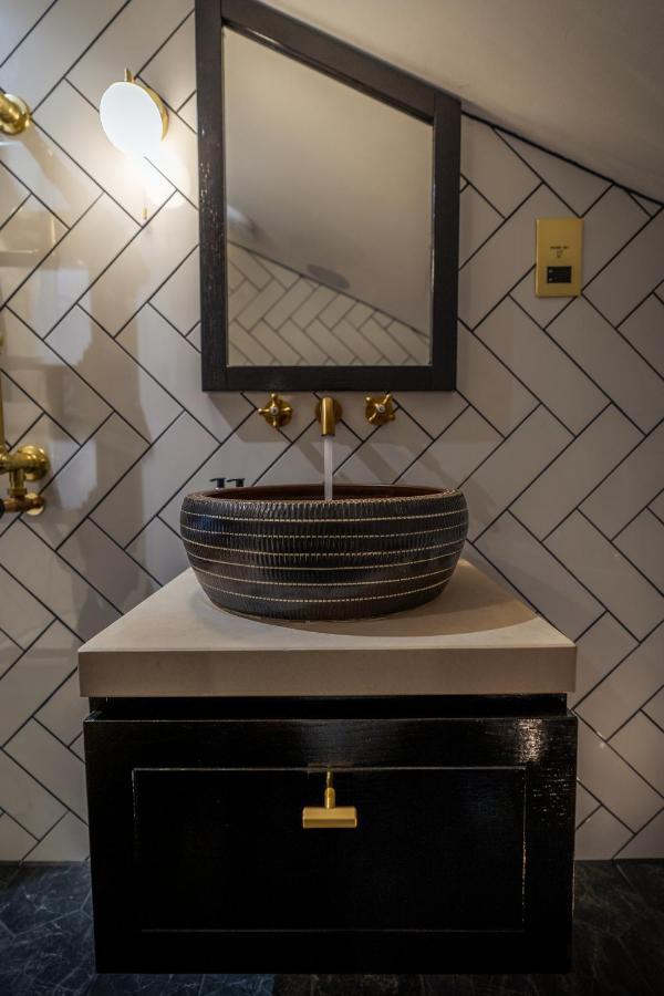 Apartment Loft On The Crescent - 5 Star Scottish Luxury - Prime West End Location *