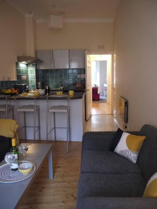 Fabulous Location, One Bedroom West End Flat, Just Off Byres Rd, Close To Sec & Hydro Apartment Glasgow