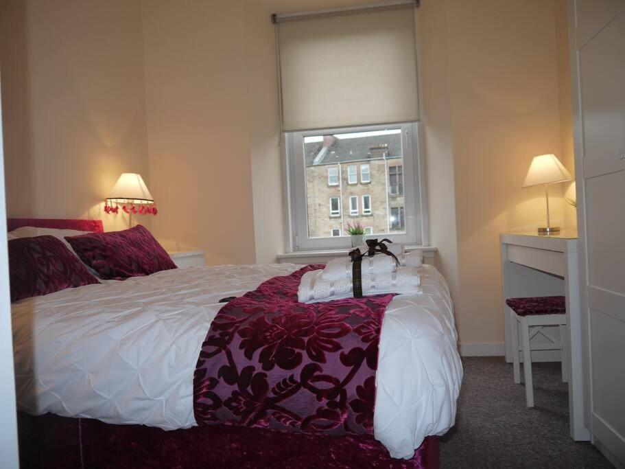 Fabulous Location, One Bedroom West End Flat, Just Off Byres Rd, Close To Sec & Hydro Apartment