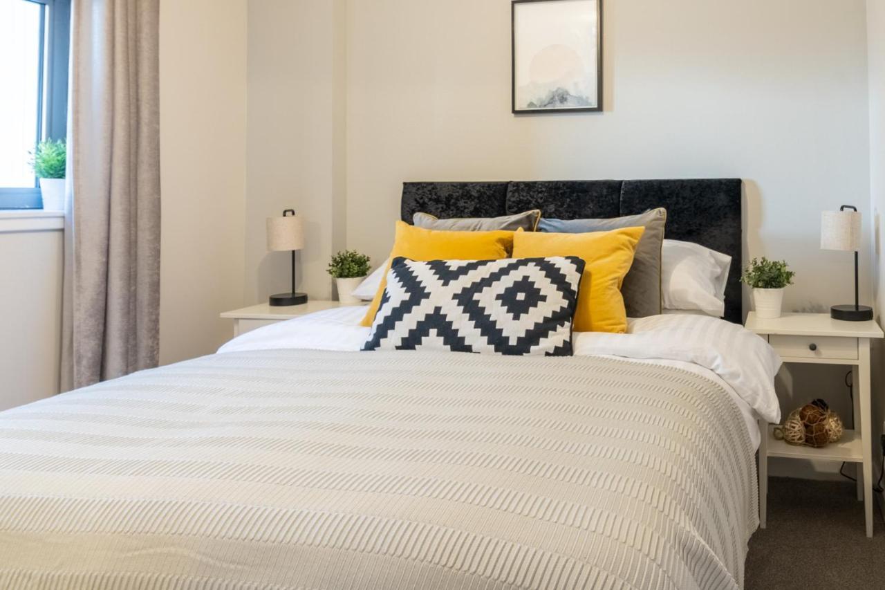 Luxury Riverview Centre Apartment