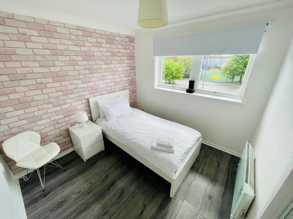 Modern 2 Bedroom Near Centre Apartment