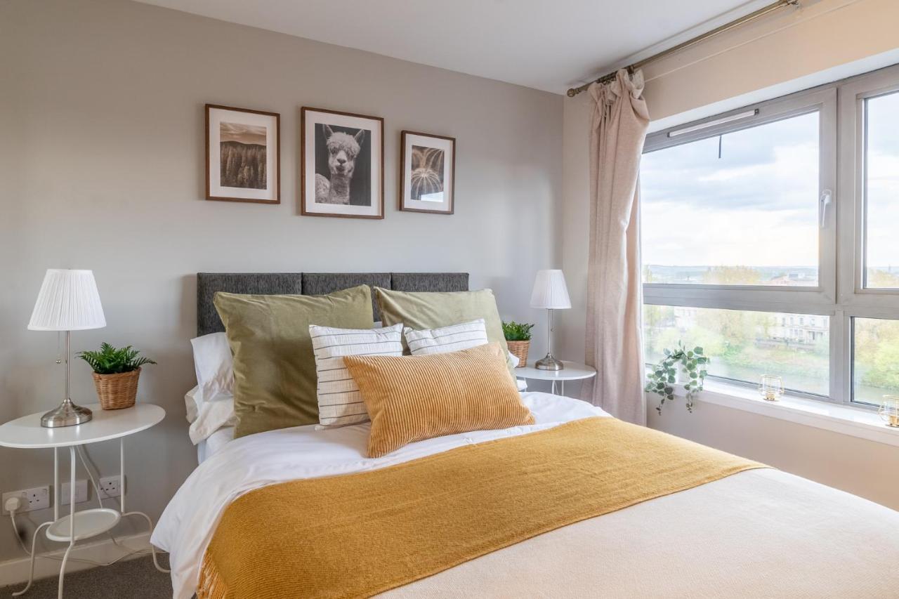 Luxury Riverview Centre Apartment *
