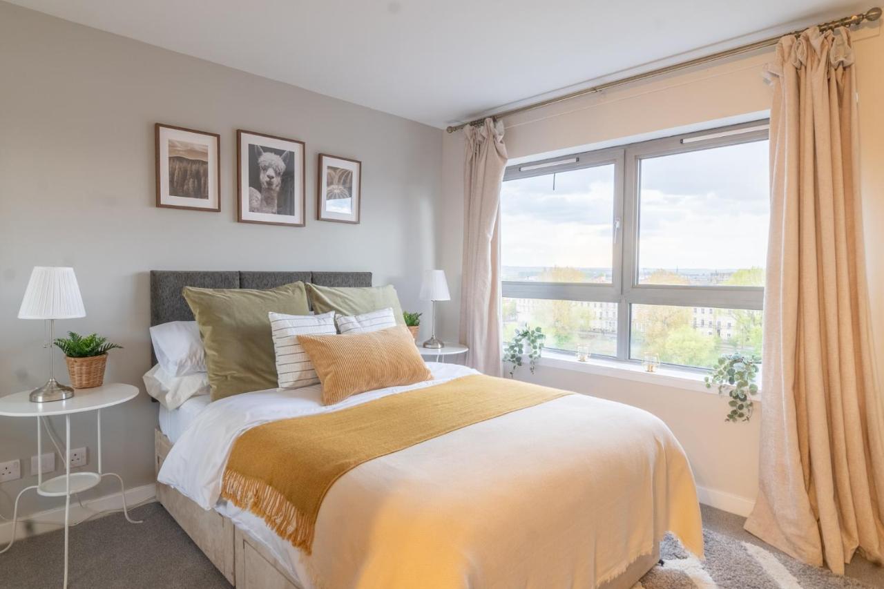 Luxury Riverview Centre Apartment