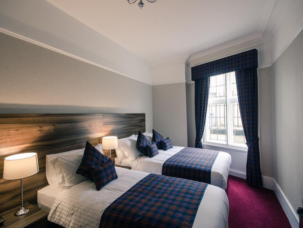 Royal West End Hotel 3*