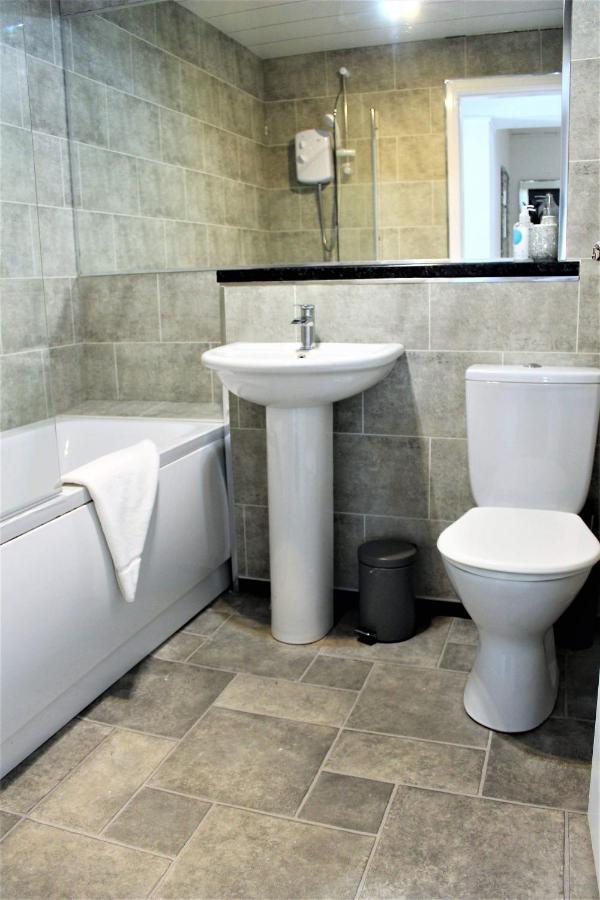 Apartment 2 Bedroom At Secc Hydro Free Parking