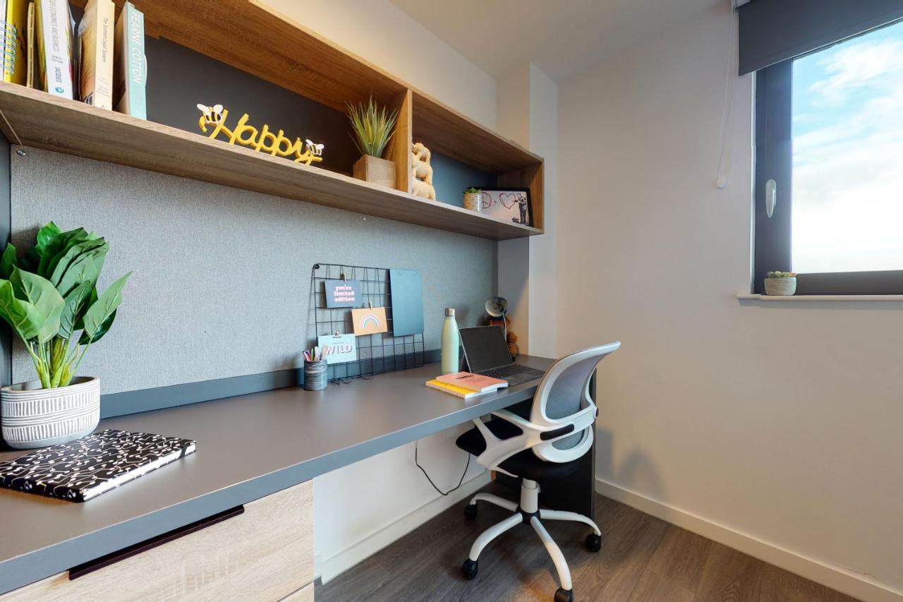 Canvas Glasgow: Private And With Shared Kitchen Near Centre