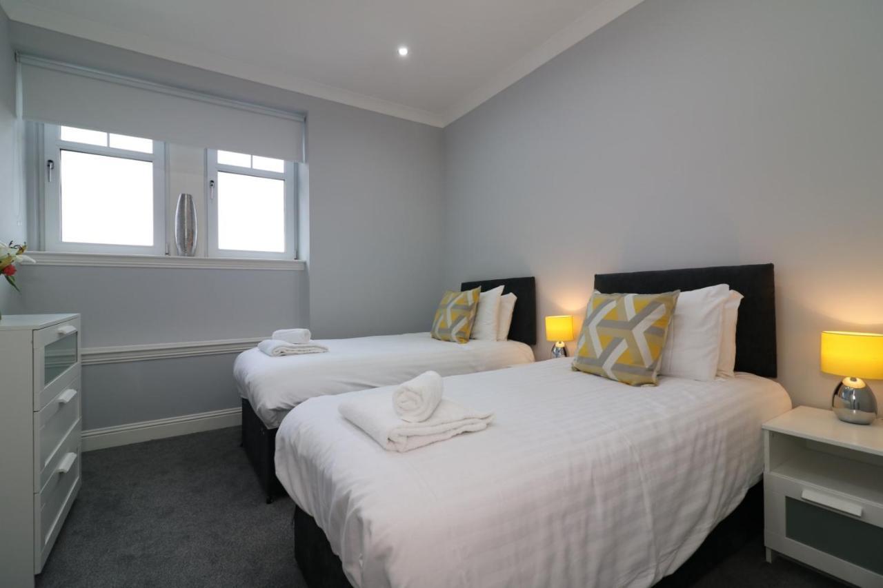 Signature - Greenlees Clubhouse Apartment *
