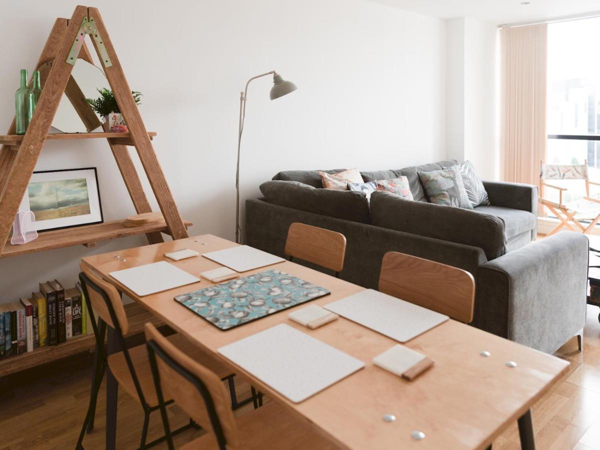 Pass The Keys Lovely 2 Bed With Parking Next To Secc Hydro Apartment *
