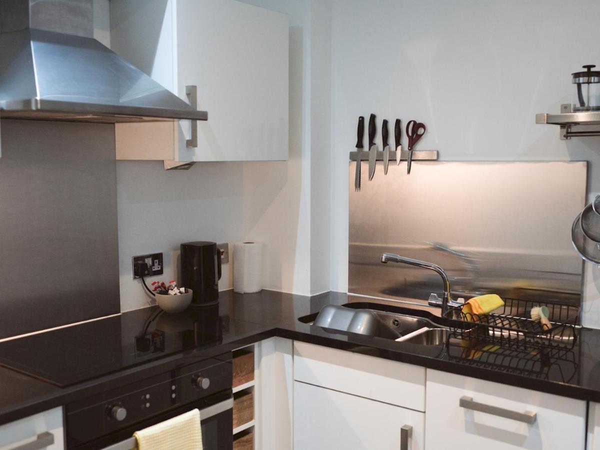 Pass The Keys Lovely 2 Bed With Parking Next To Secc Hydro Apartment *