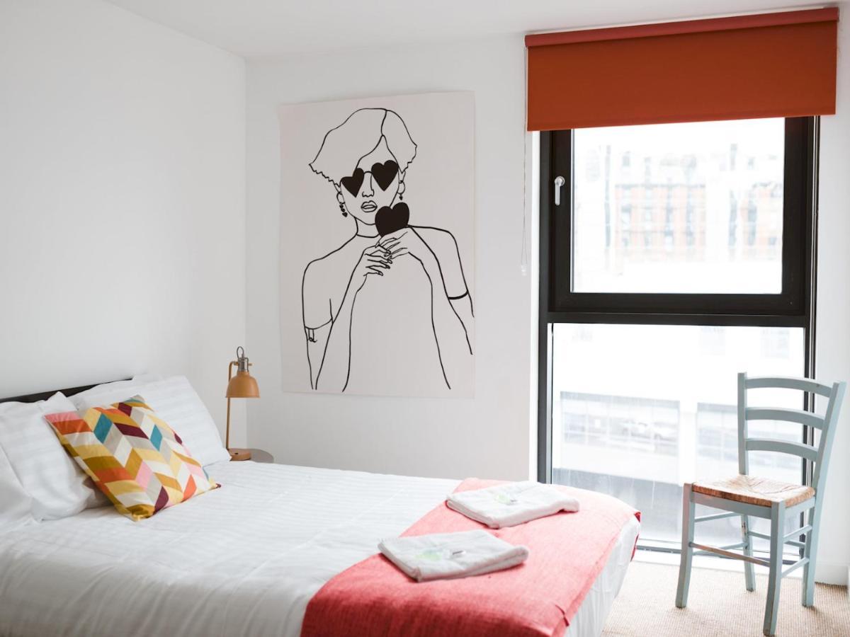 Pass The Keys Lovely 2 Bed With Parking Next To Secc Hydro Apartment