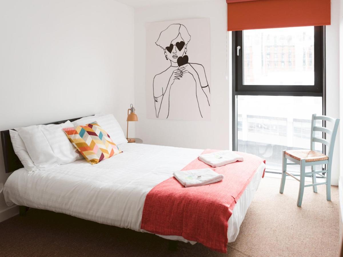Pass The Keys Lovely 2 Bed With Parking Next To Secc Hydro *