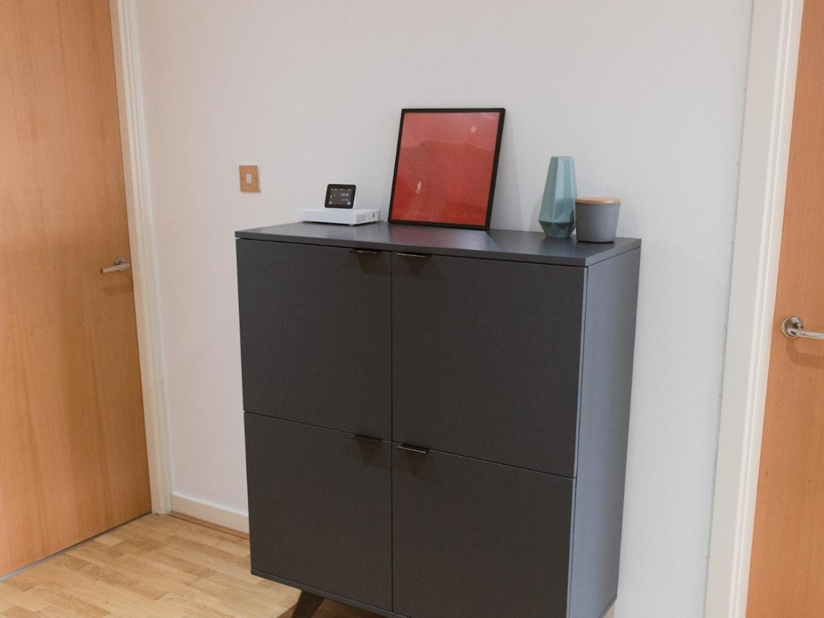 Pass The Keys Lovely 2 Bed With Parking Next To Secc Hydro *