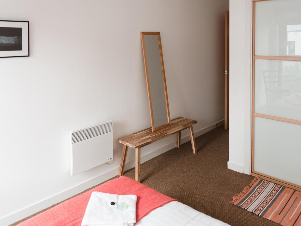 Pass The Keys Lovely 2 Bed With Parking Next To Secc Hydro *