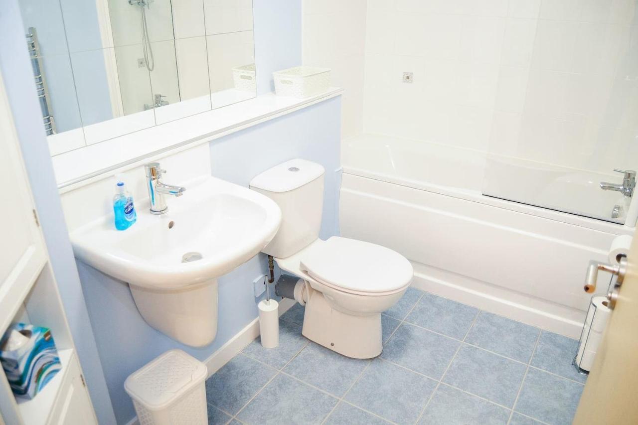 New Family - Private Parking Apartment Glasgow