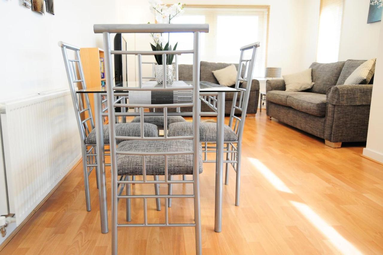 New Family - Private Parking Apartment Glasgow