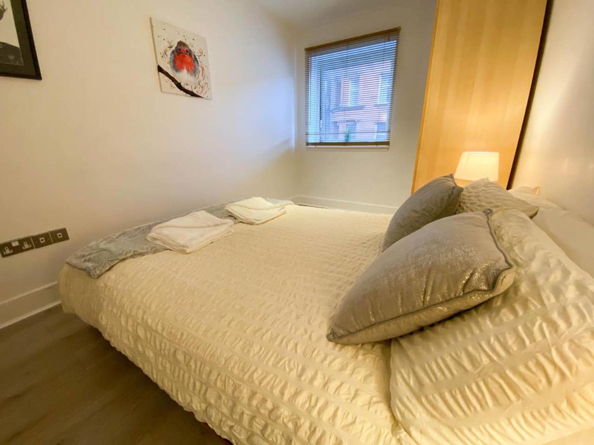 Highly Desirable City Centre 2 Bedroom Apartment *