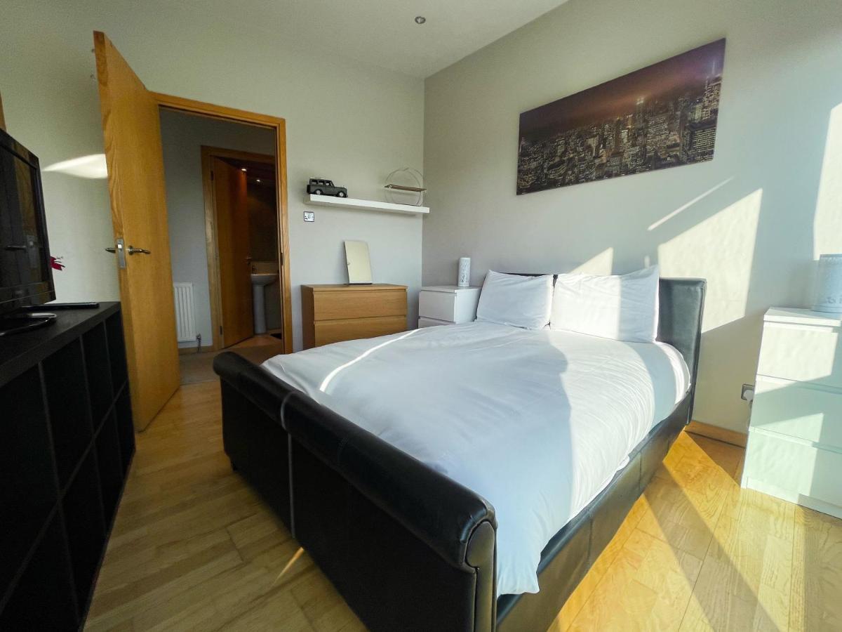 Apartment Centre 2-bed Parking Jacuzzi Bath