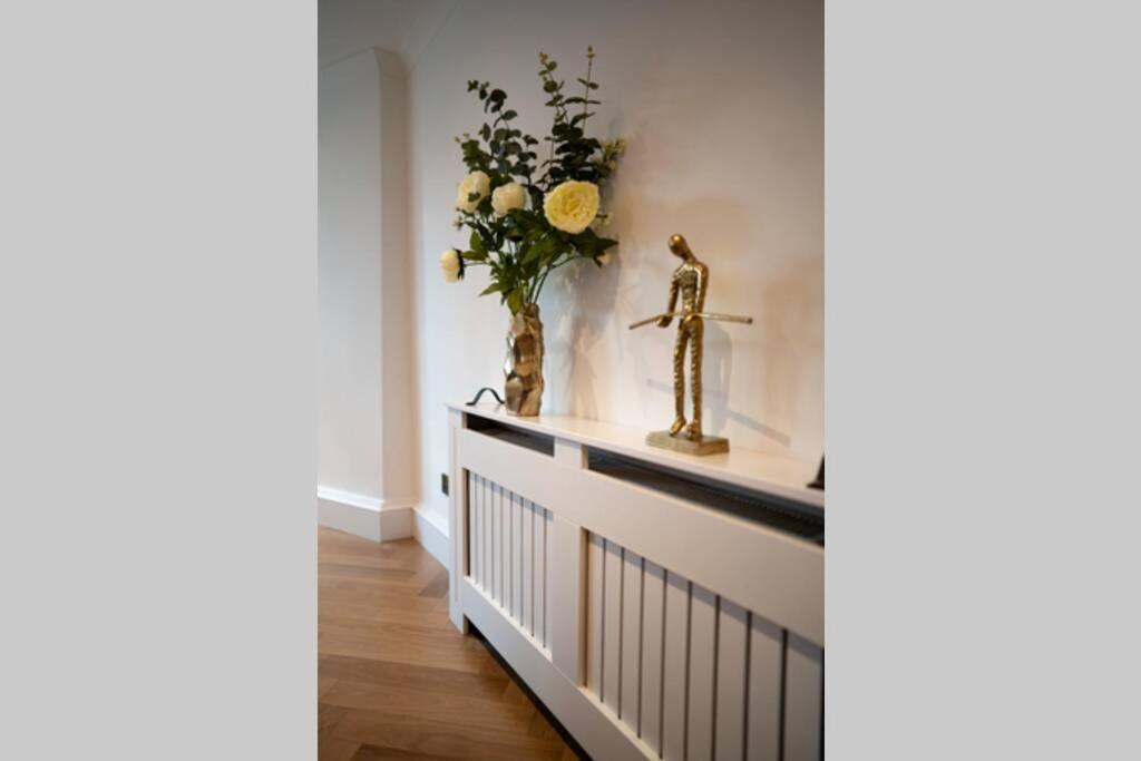 The West End Retreat - Luxurious - Prime Location