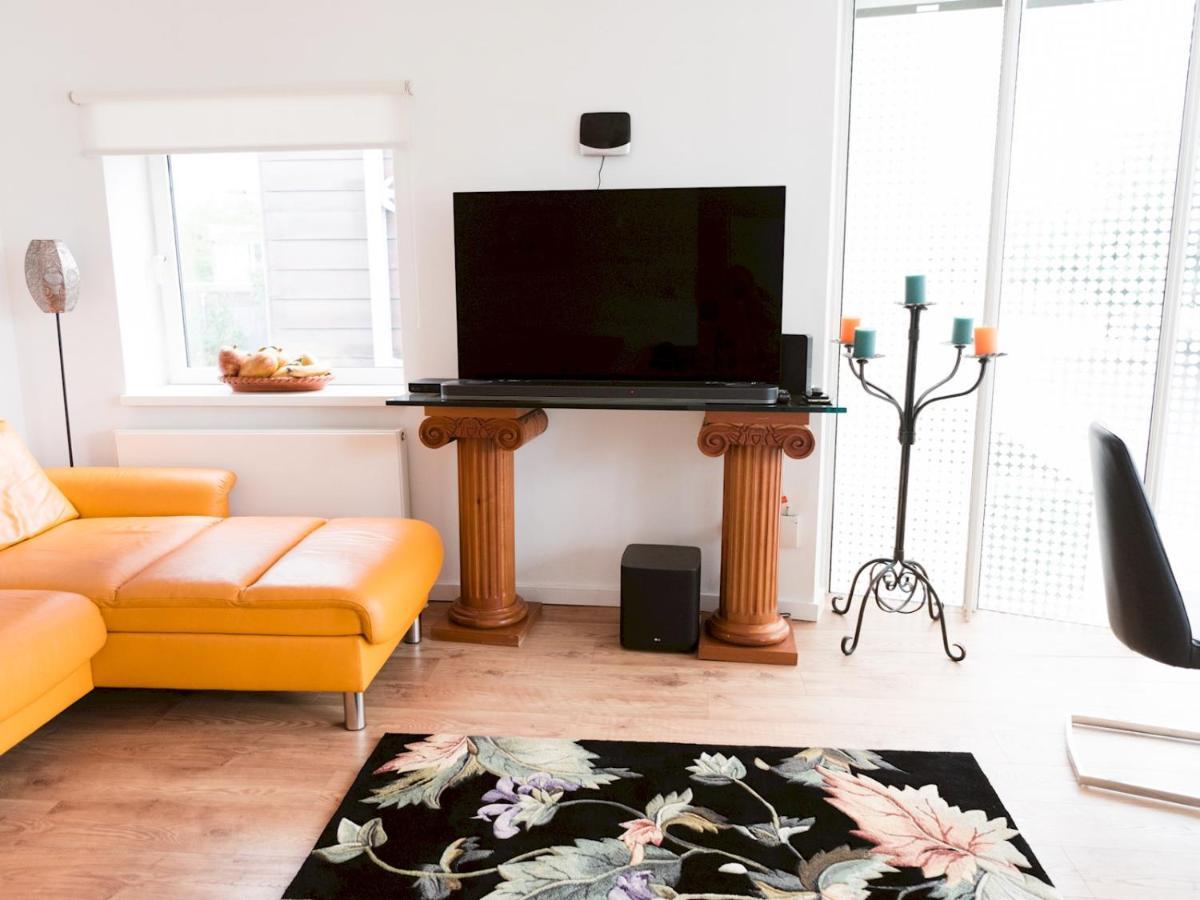 Pass The Keys Stylish 2bed Unit Glasgow