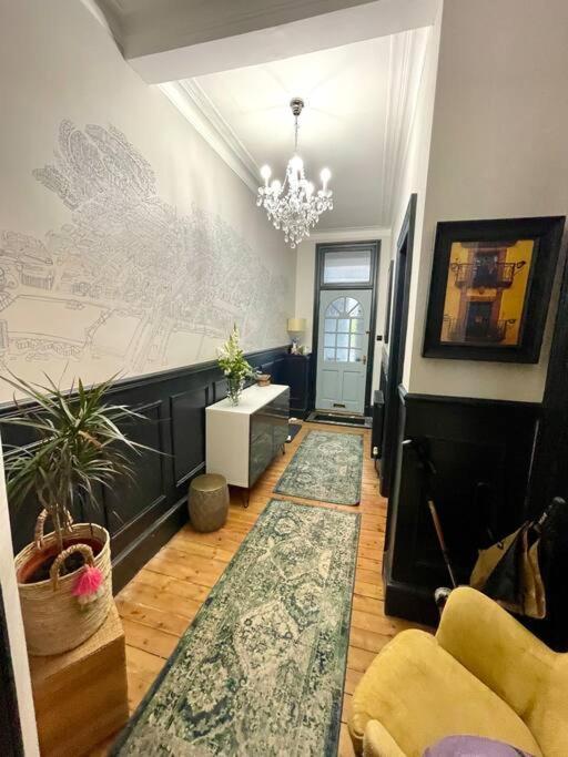 Traditional Close To Centre & Hampden Glasgow