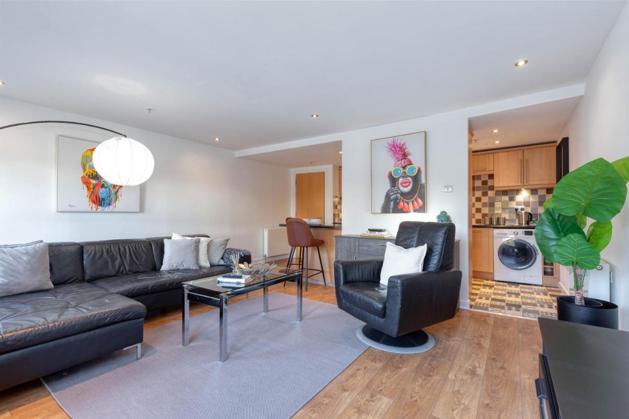 Executive 7 * Glasgow