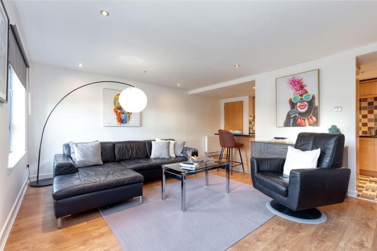 Executive 7 * Glasgow