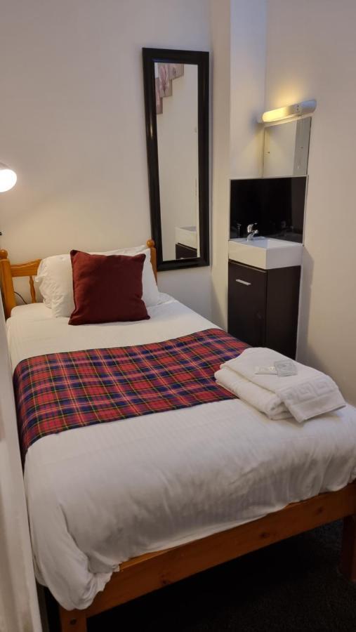 Hampton Court - Centre 3* Glasgow
