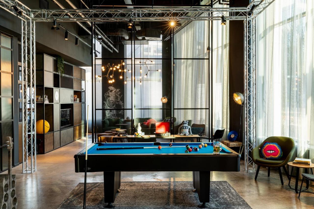 Moxy Sec Hotel