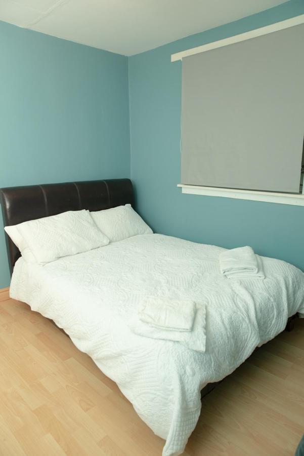 Stunning 2nd Floor 2 Bedroom Massionette Apartment *