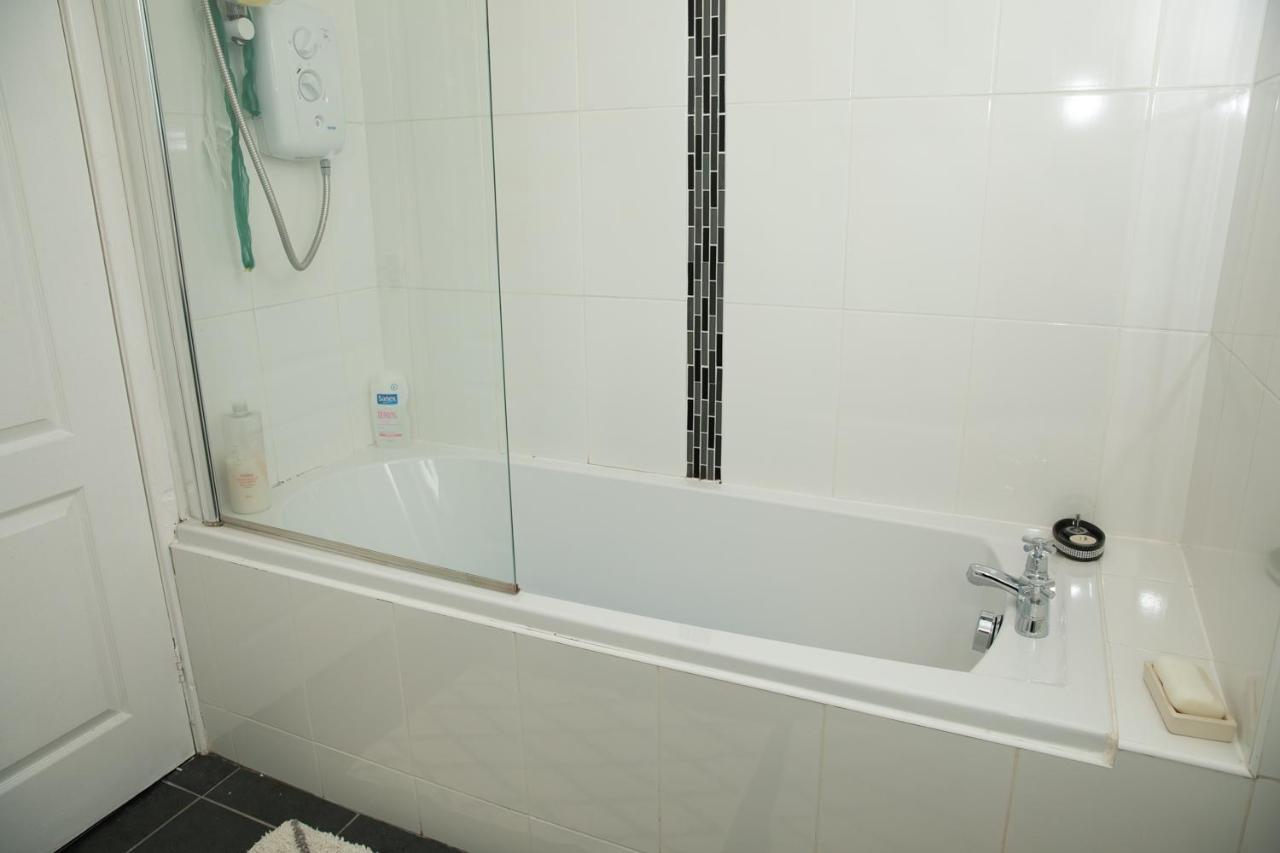 Apartment Stunning 2nd Floor 2 Bedroom Massionette *