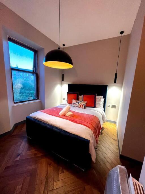 Stunning 1 Bed In West End Apartment *