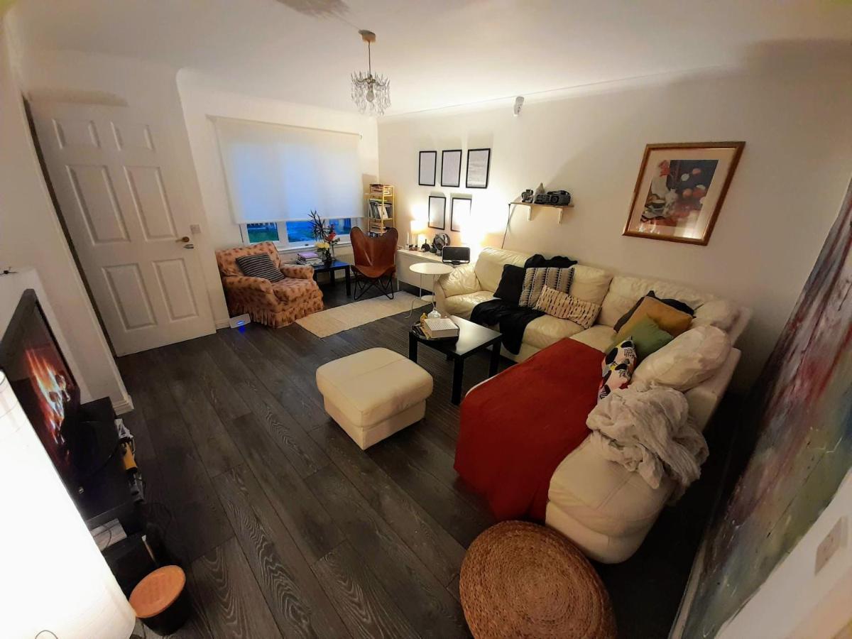 2bed Guest Wing - Charming - Off M8 M80 *