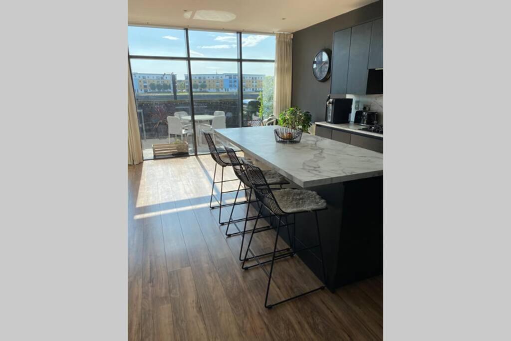 Riverside Exec With Balcony - Secc/hydro