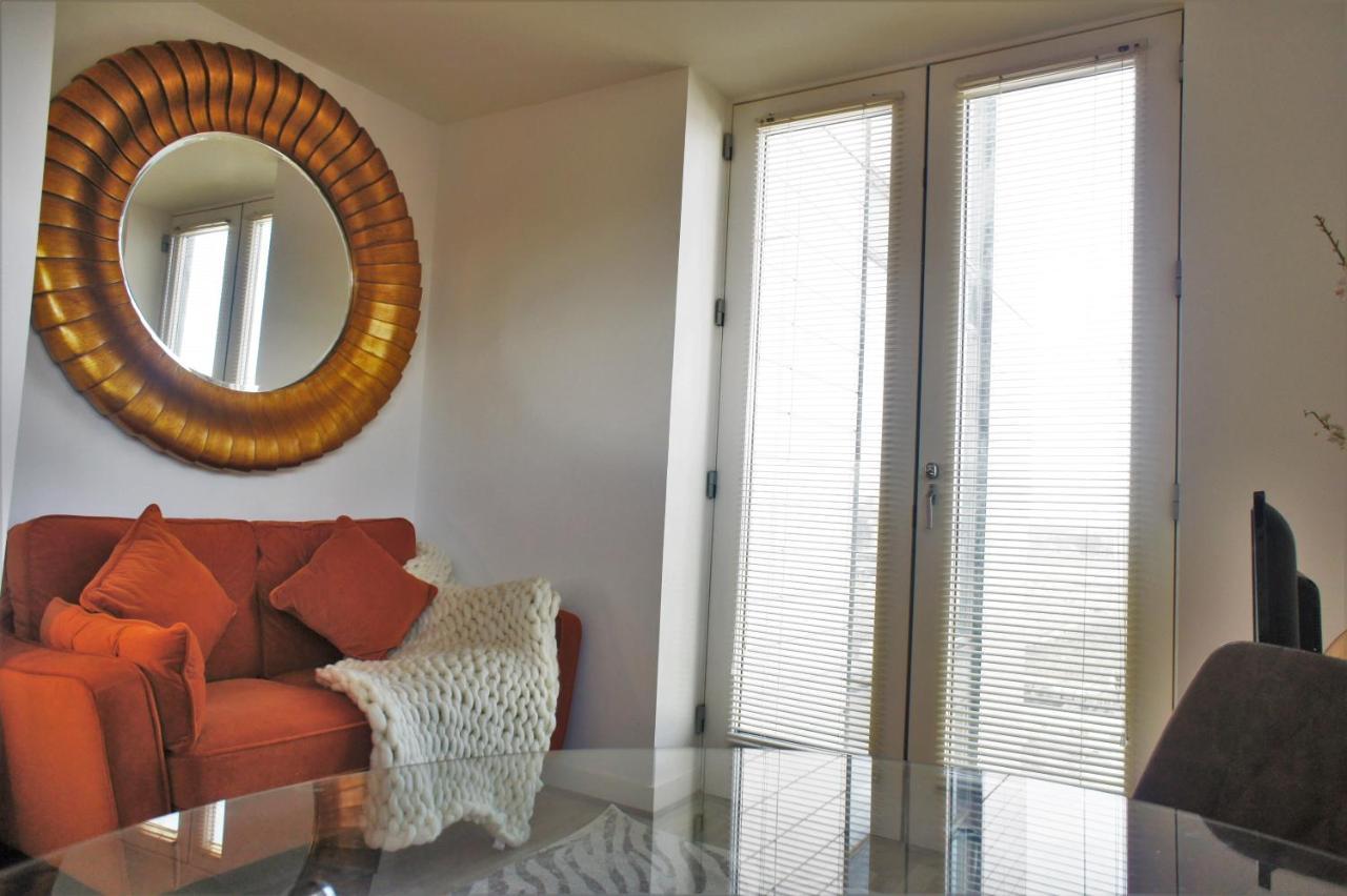 The Perfect Break, Harbour Apartment *