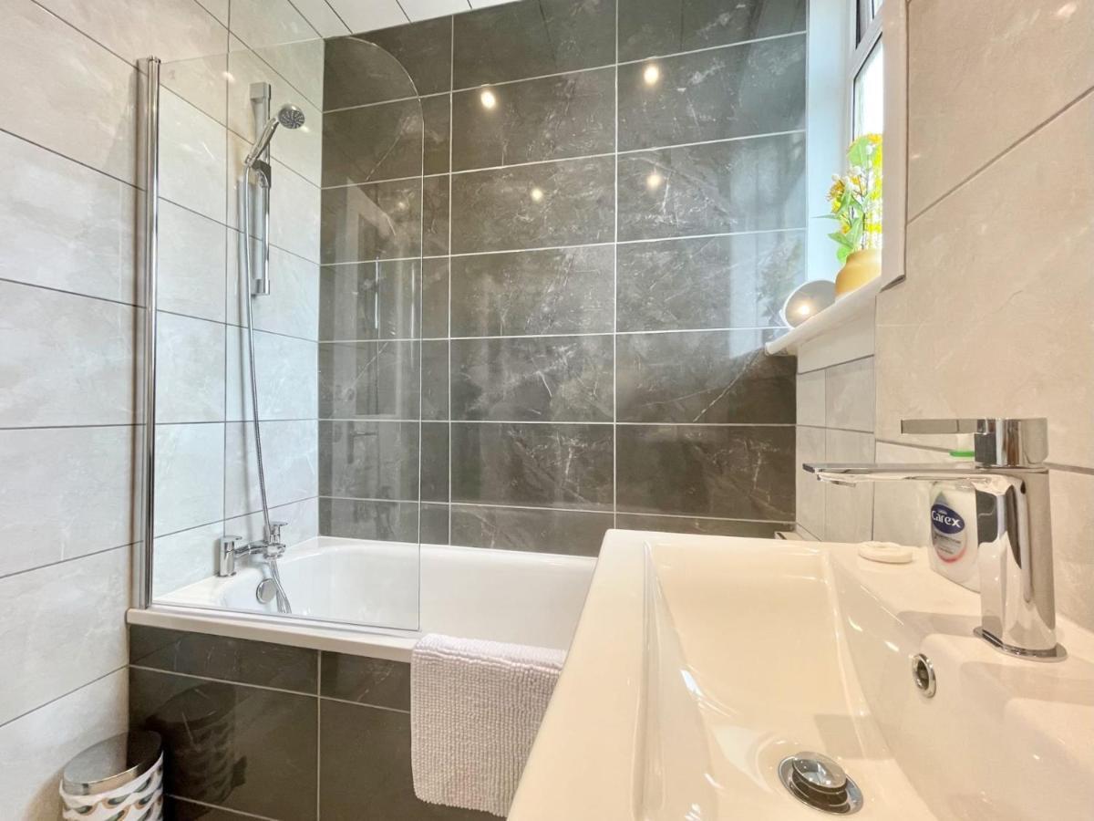 Bella House - 3 Bed House In Apartment