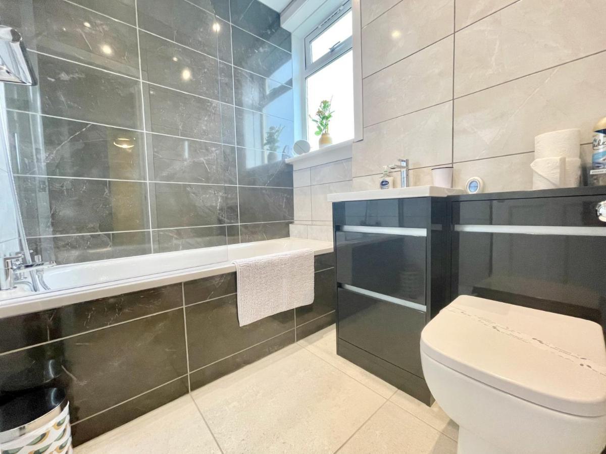 Bella House - 3 Bed House In * Glasgow