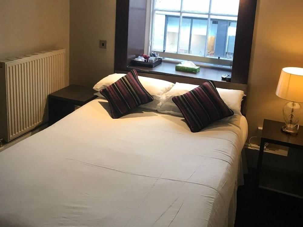 Rab Ha's 3* Glasgow