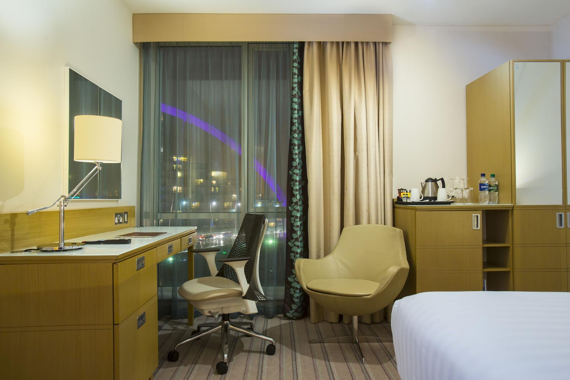 Hilton Garden Centre Hotel 4*