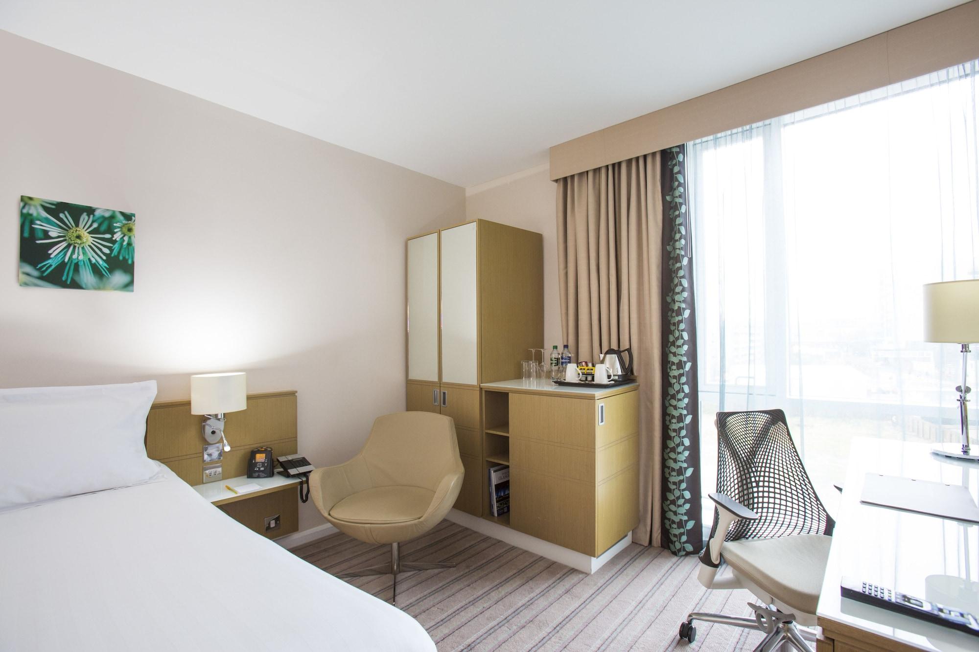 Hilton Garden Centre Hotel 4*