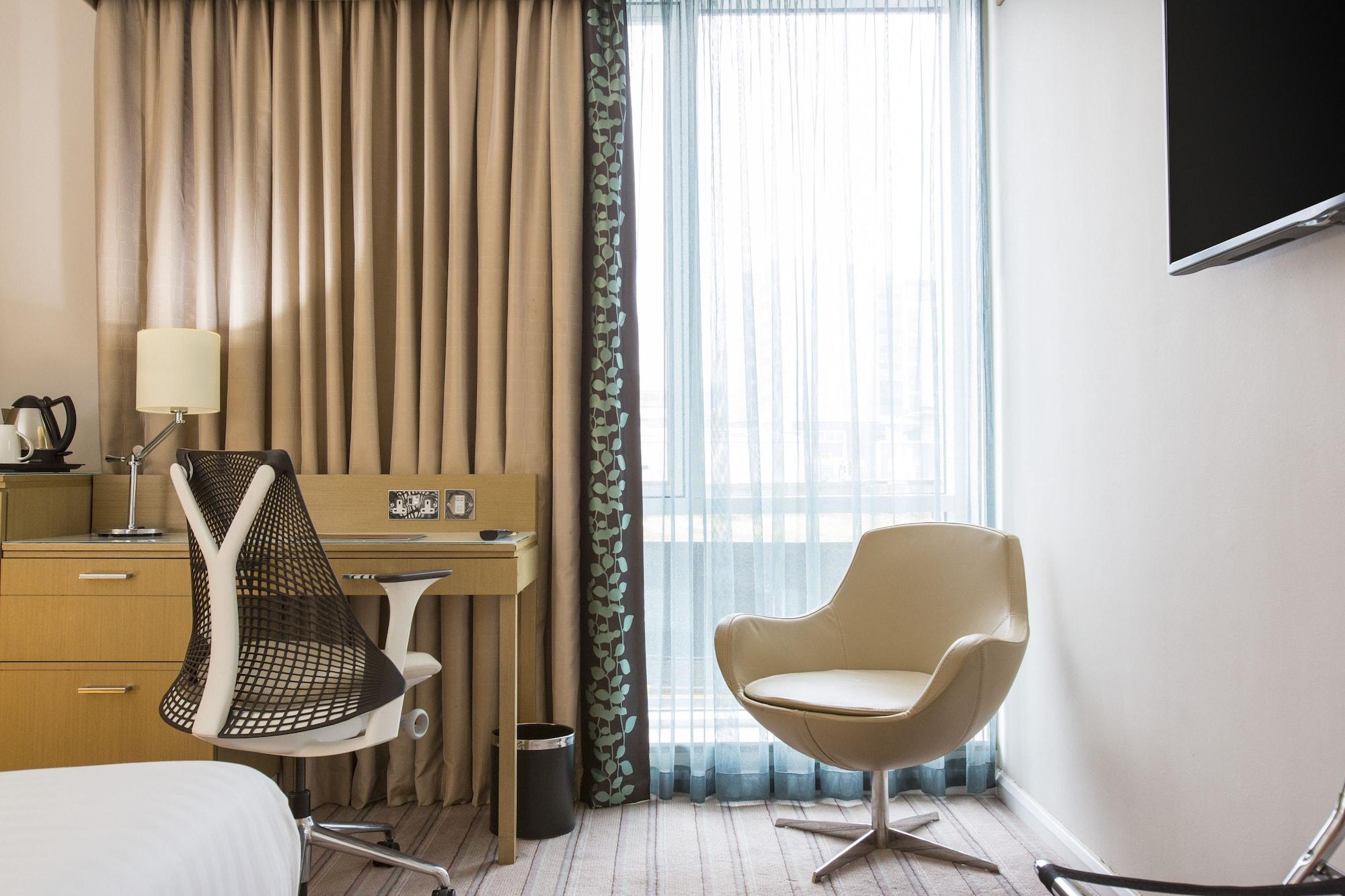 Hilton Garden Centre Hotel 4*