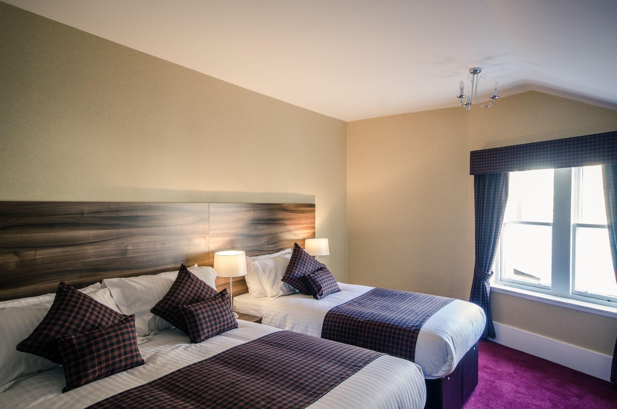 Royal West End Hotel 3*