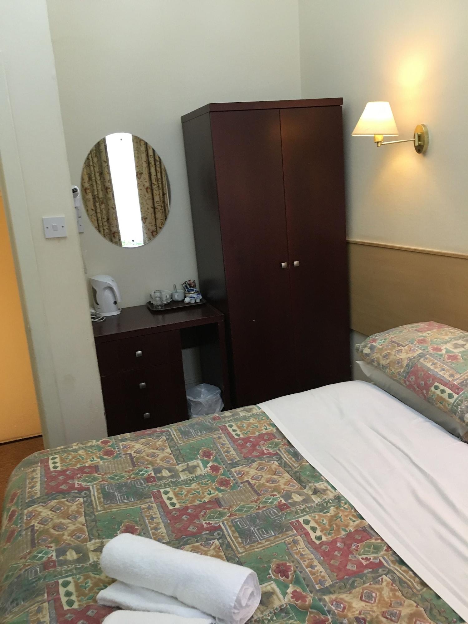 Smiths Guest house 2*