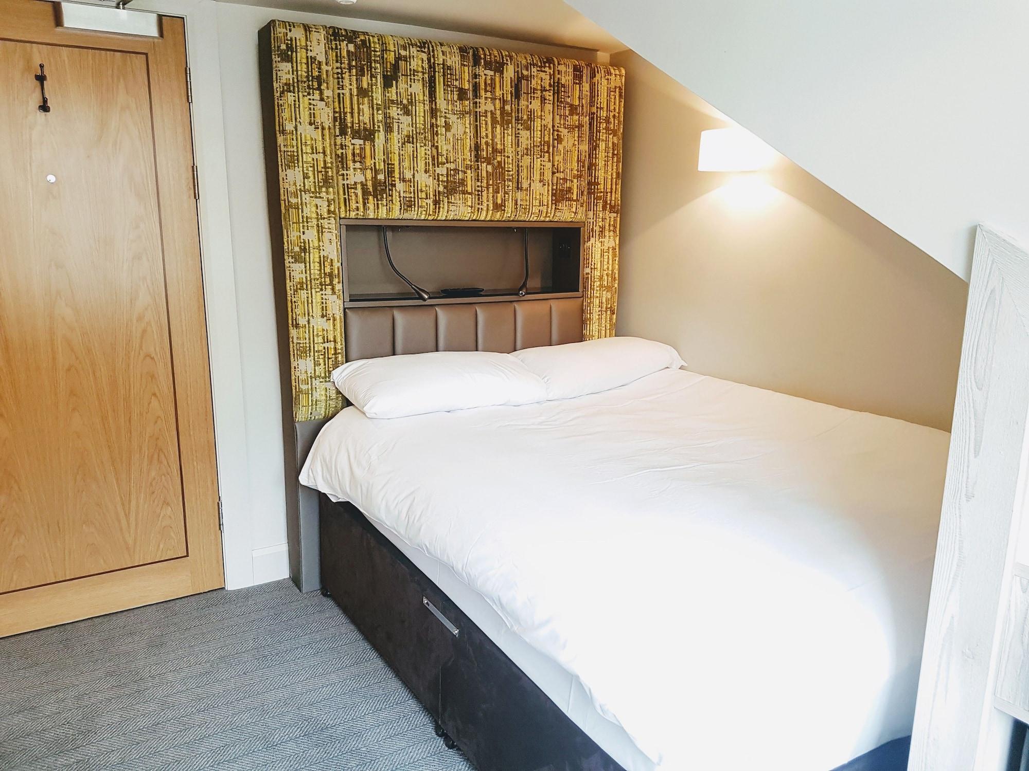 Hotel Rennie Mackintosh - Station 3*